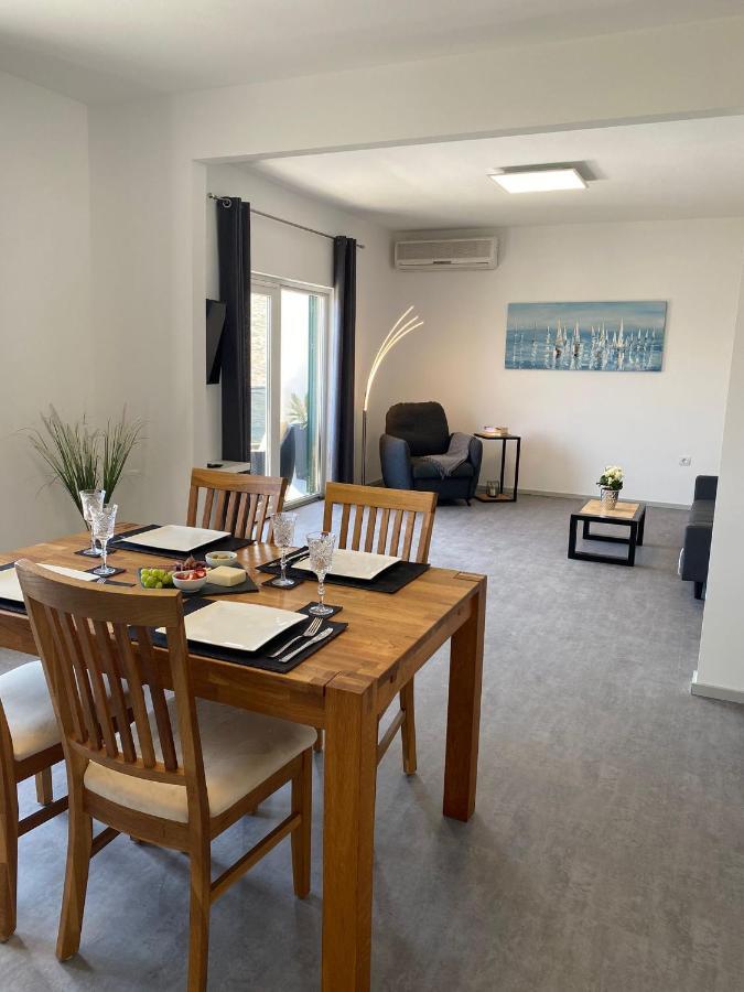 Apartment Milena Kastela Mit Whirlpool エクステリア 写真