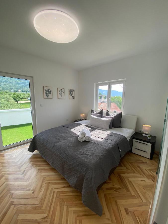 Apartment Milena Kastela Mit Whirlpool エクステリア 写真