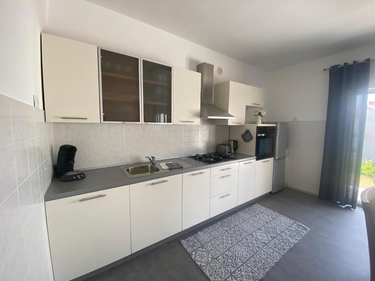 Apartment Milena Kastela Mit Whirlpool エクステリア 写真