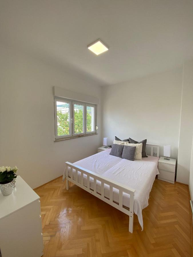 Apartment Milena Kastela Mit Whirlpool エクステリア 写真