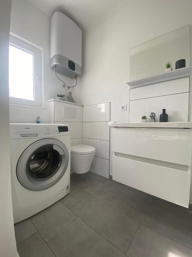 Apartment Milena Kastela Mit Whirlpool エクステリア 写真